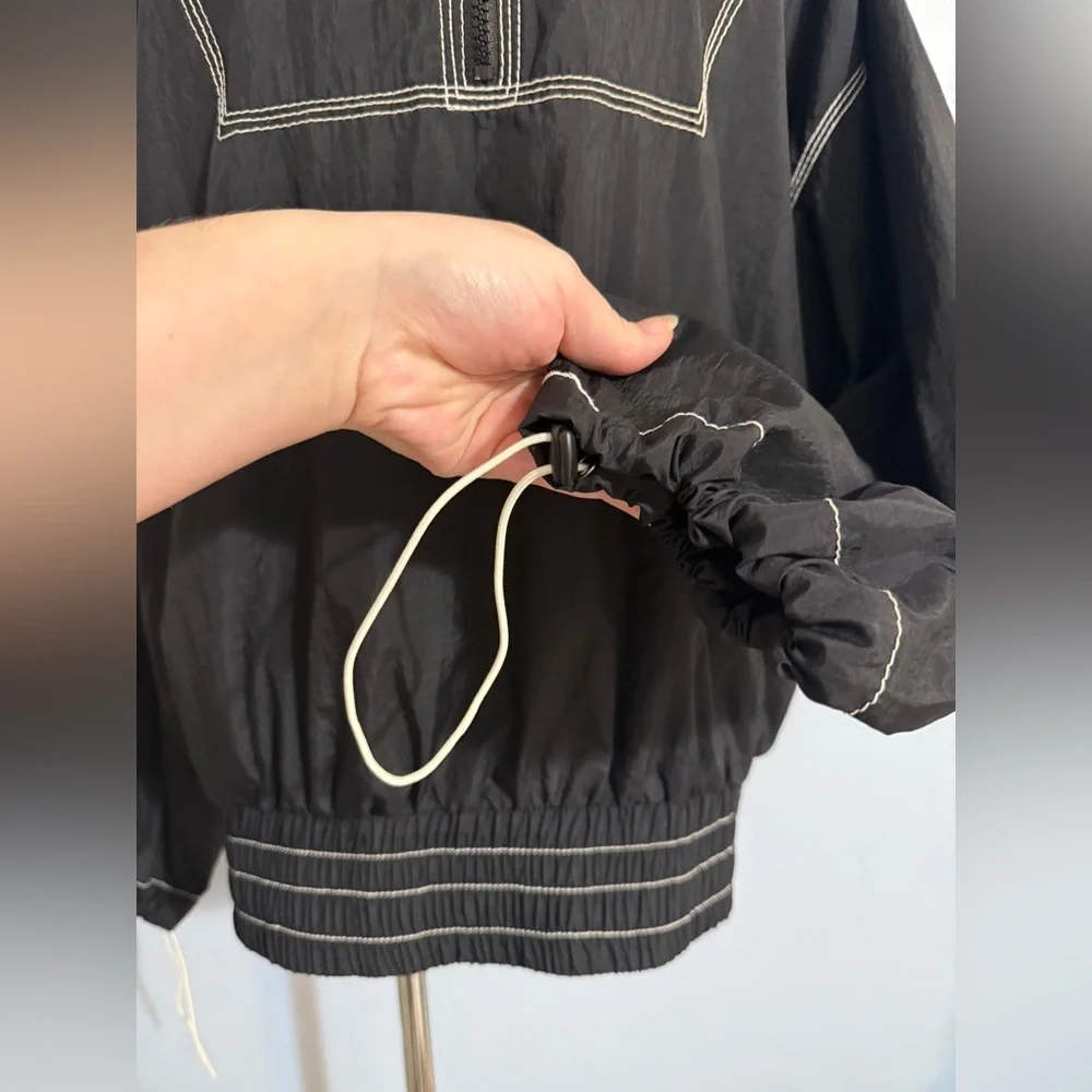 AYDA Chic Black Windbreaker - Picture 3 of 7